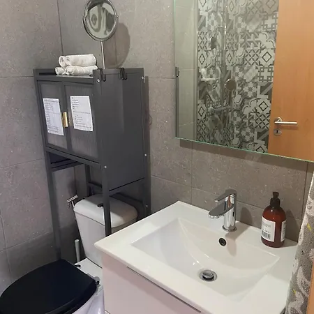 Coastal Vineyard Hideaway Holiday home