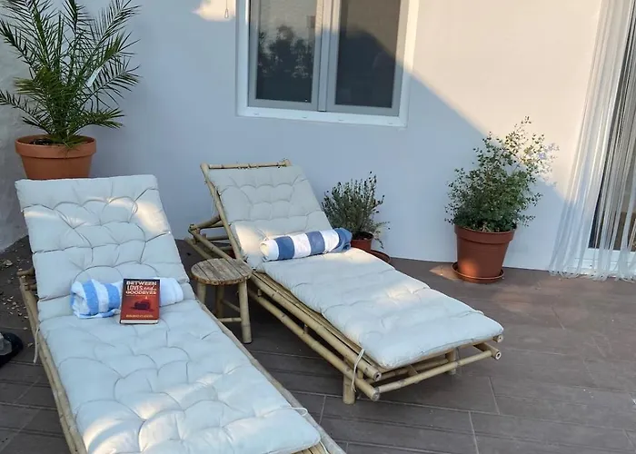 Coastal Vineyard Hideaway Holiday home *